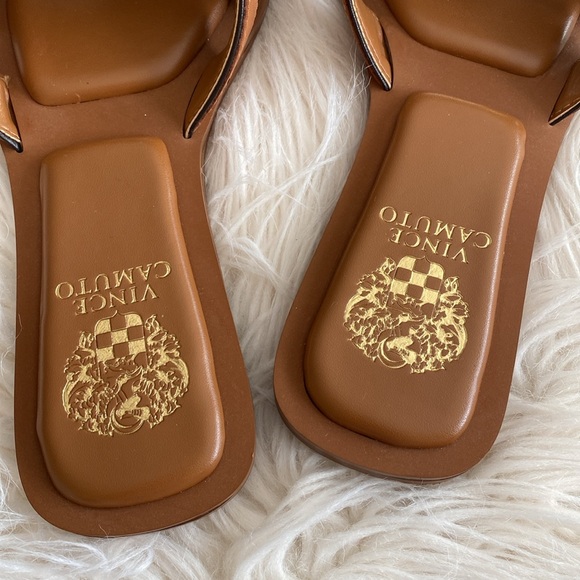 VINCE CAMUTO leather sandals - Picture 2 of 13